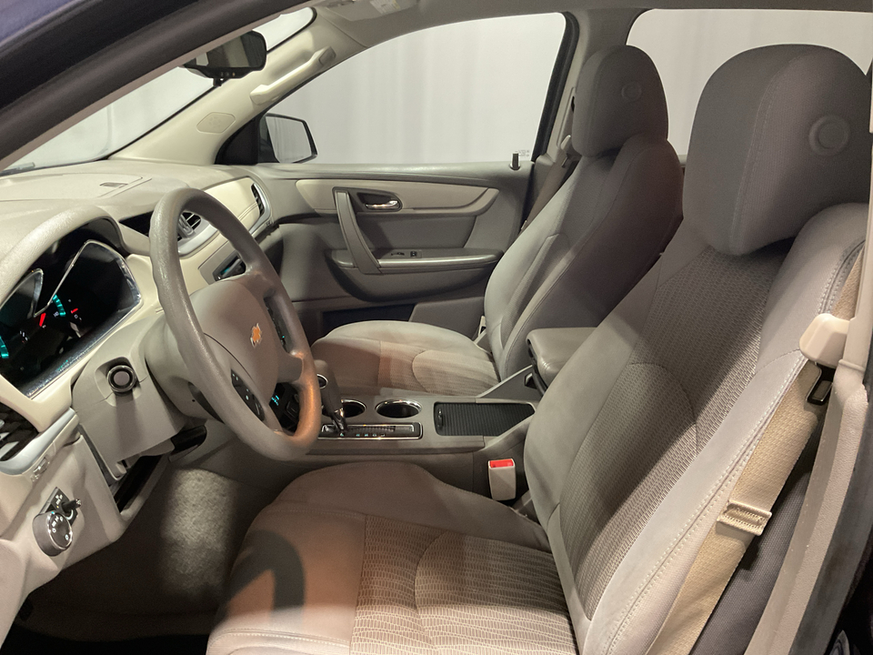 2017 Chevrolet Traverse LS FWD w/PDC