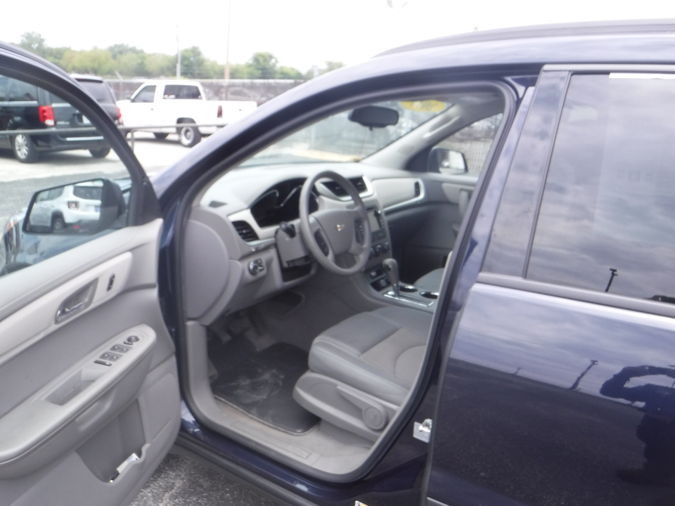 2017 Chevrolet Traverse LS FWD w/PDC