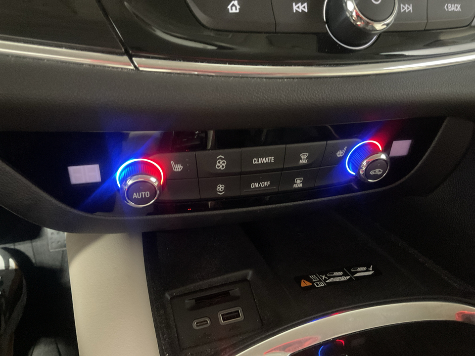 2023 Buick Enclave Essence FWD