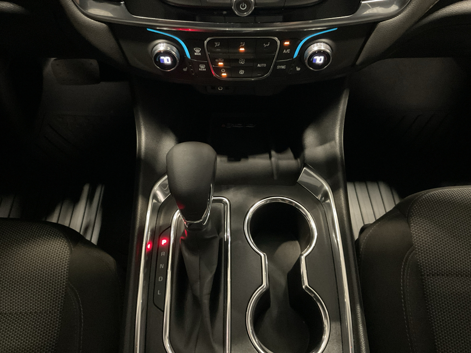 2023 Chevrolet Traverse LT Cloth FWD