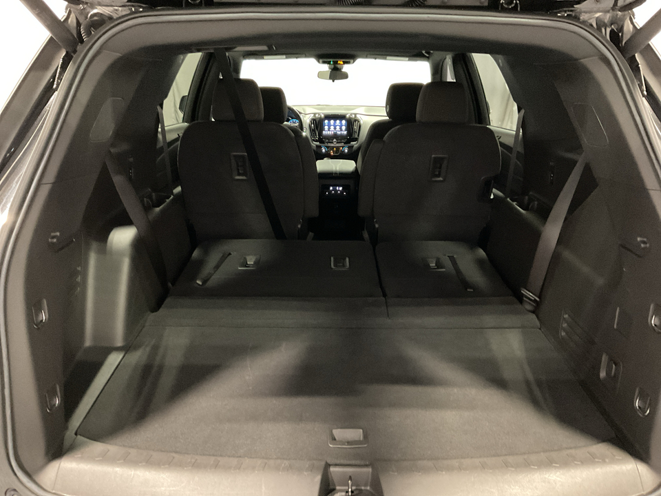 2023 Chevrolet Traverse LT Cloth FWD