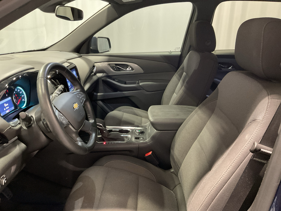 2023 Chevrolet Traverse LT Cloth FWD