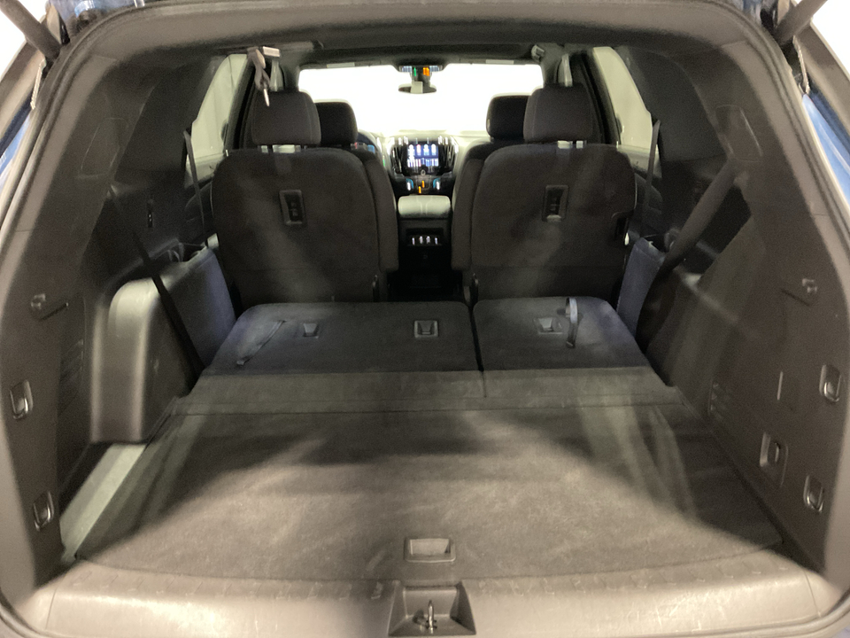 2023 Chevrolet Traverse LT Cloth FWD