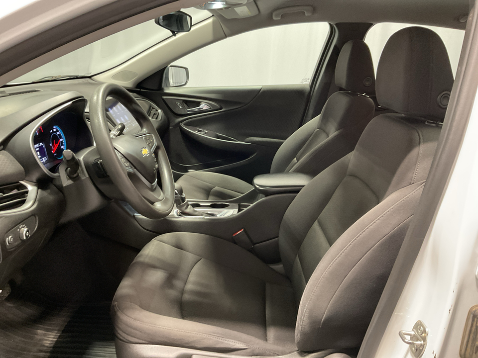 2022 Chevrolet Malibu LS