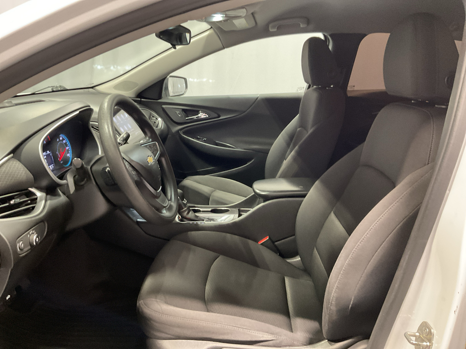 2022 Chevrolet Malibu LS