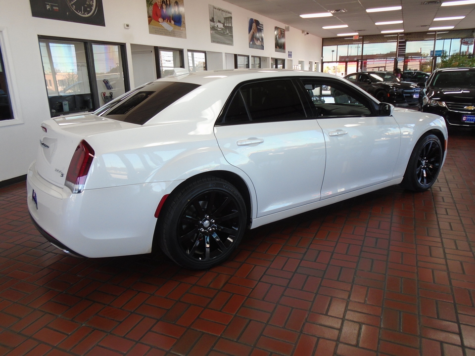 2016 Chrysler 300 S V6 RWD