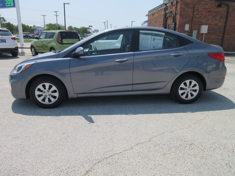 2017 Hyundai Accent SE 4-Door 6A