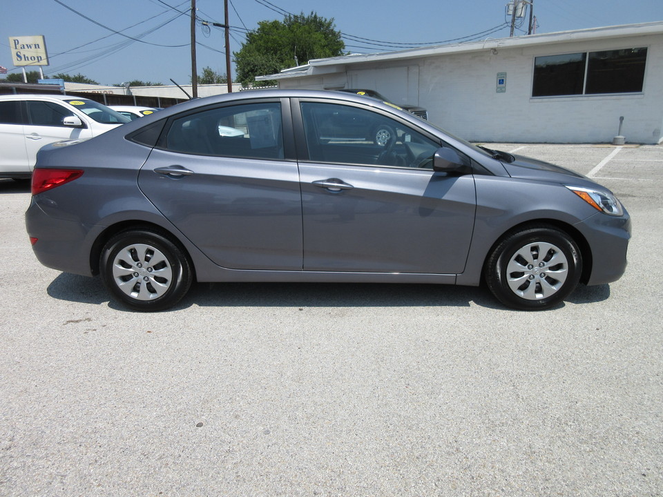 2017 Hyundai Accent SE 4-Door 6A