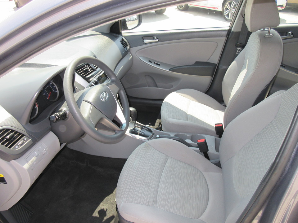 2017 Hyundai Accent SE 4-Door 6A