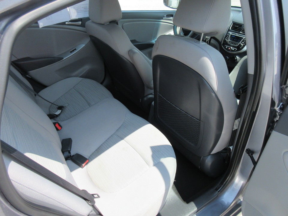 2017 Hyundai Accent SE 4-Door 6A