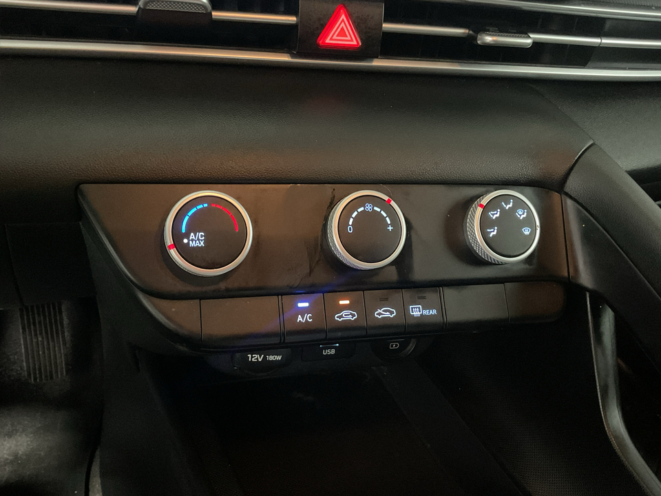 2021 Hyundai Elantra SE