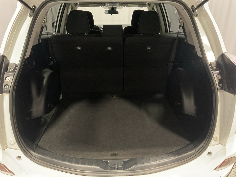 2018 Toyota RAV4 LE FWD