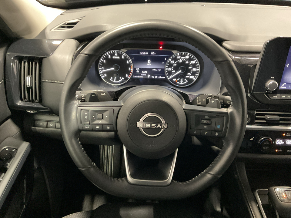 2024 Nissan Pathfinder SV