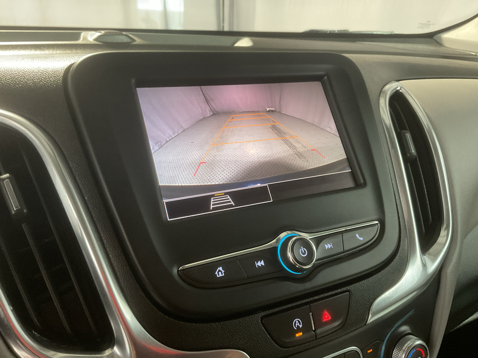 2022 Chevrolet Equinox LS 2WD