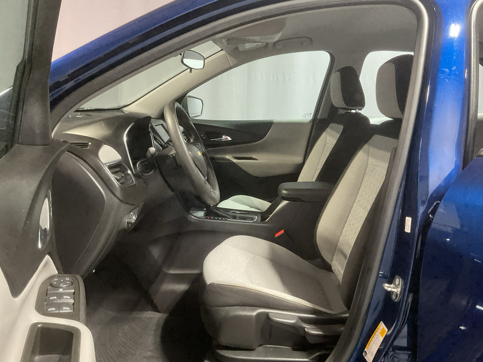 2022 Chevrolet Equinox LS 2WD