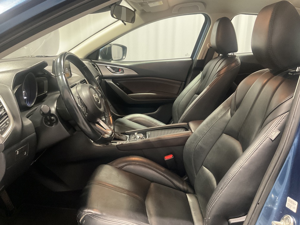 2018 Mazda MAZDA3 s Touring AT 4-Door