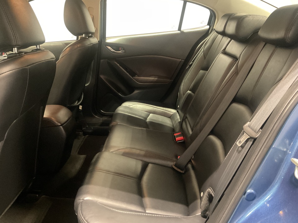 2018 Mazda MAZDA3 s Touring AT 4-Door