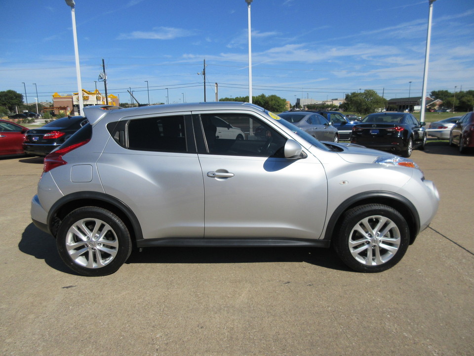 2013 Nissan Juke SV FWD