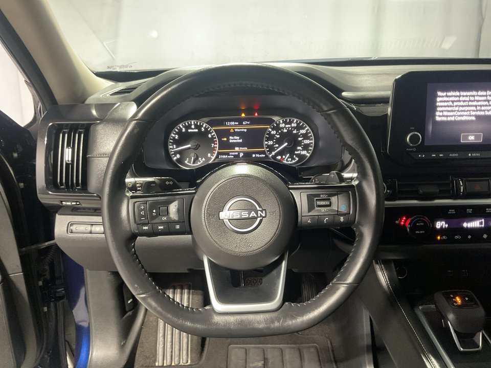 2023 Nissan Pathfinder SV