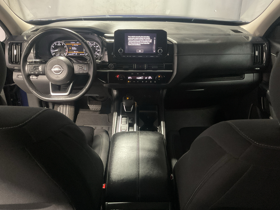 2023 Nissan Pathfinder SV