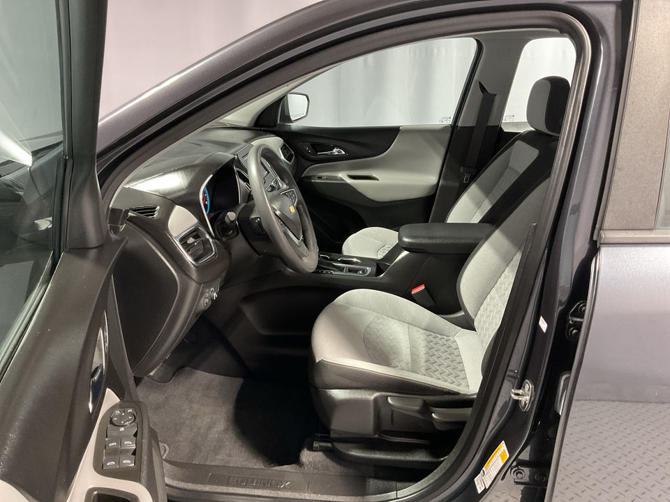 2022 Chevrolet Equinox LS 2WD