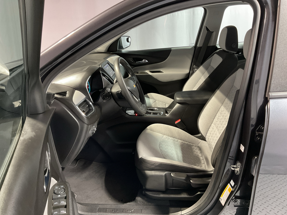 2022 Chevrolet Equinox LS 2WD