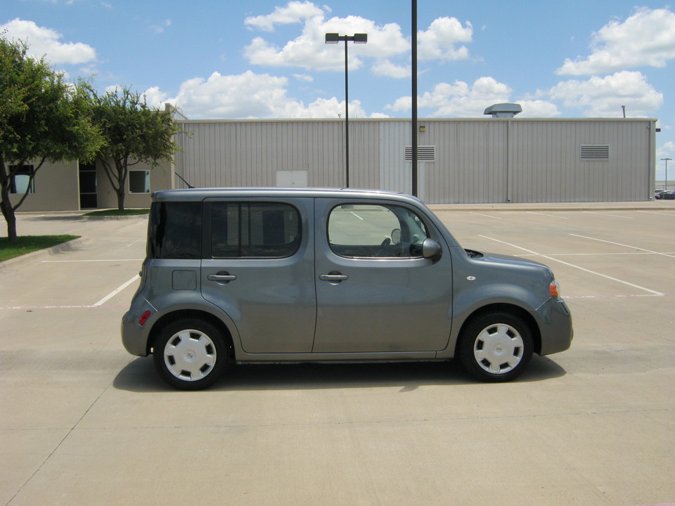 2011 nissan cube