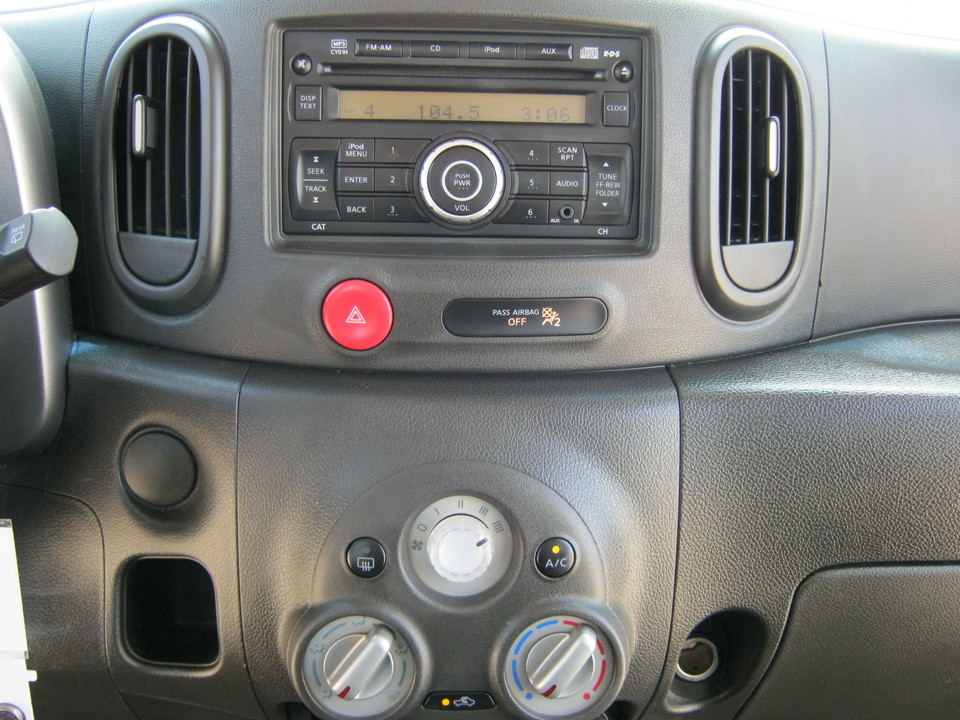 2011 Nissan cube 1.8