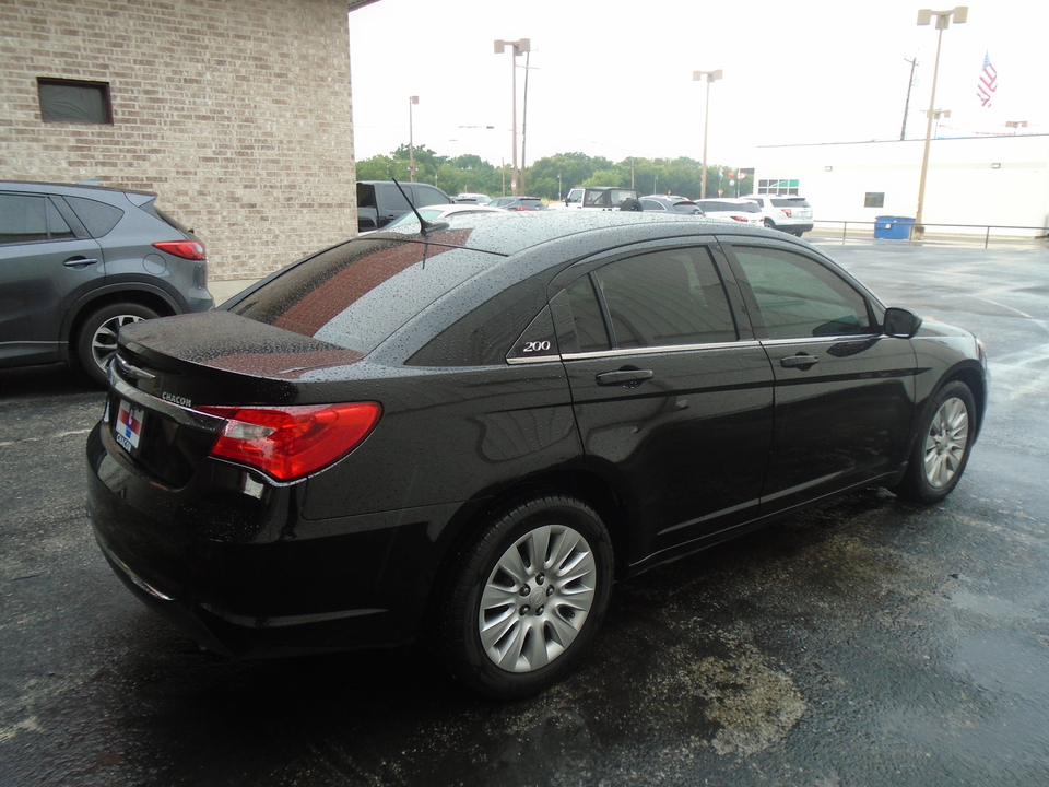 2014 Chrysler 200 LX