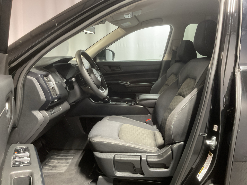 2024 Nissan Pathfinder S 4WD