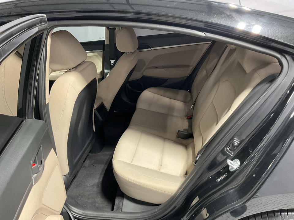 2017 Hyundai Elantra SE 6AT