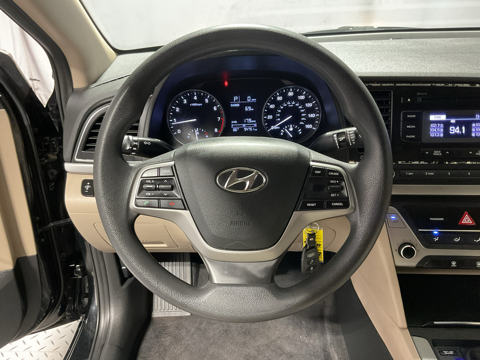 2017 Hyundai Elantra SE 6AT