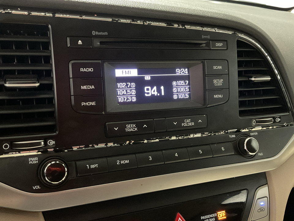 2017 Hyundai Elantra SE 6AT