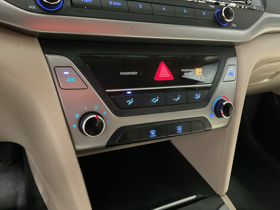 2017 Hyundai Elantra SE 6AT