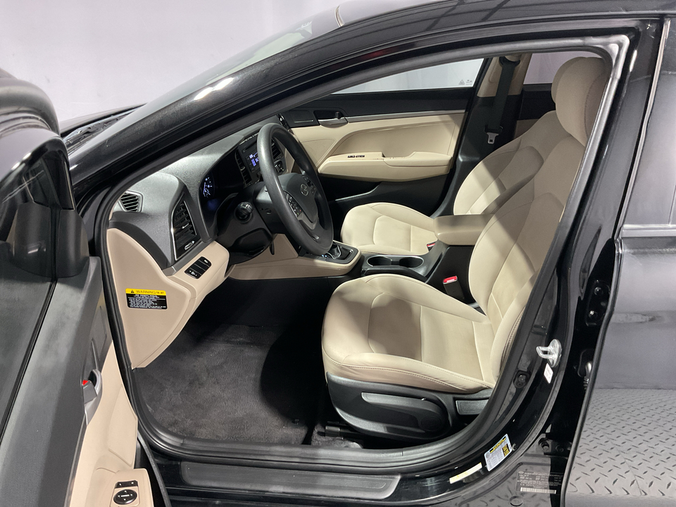2017 Hyundai Elantra SE 6AT