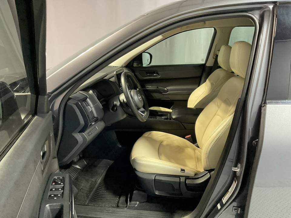 2023 Nissan Pathfinder S 4WD