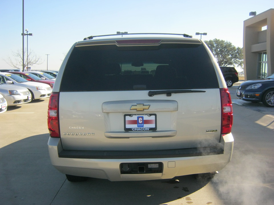 2007 Chevrolet Suburban LS 1500 2WD