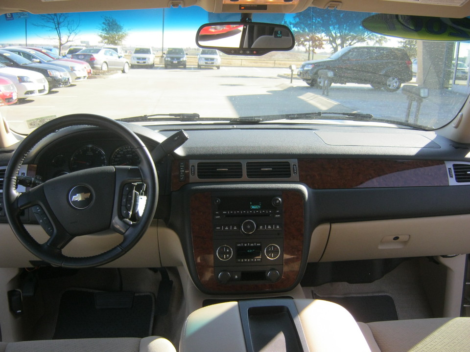 2007 Chevrolet Suburban LS 1500 2WD