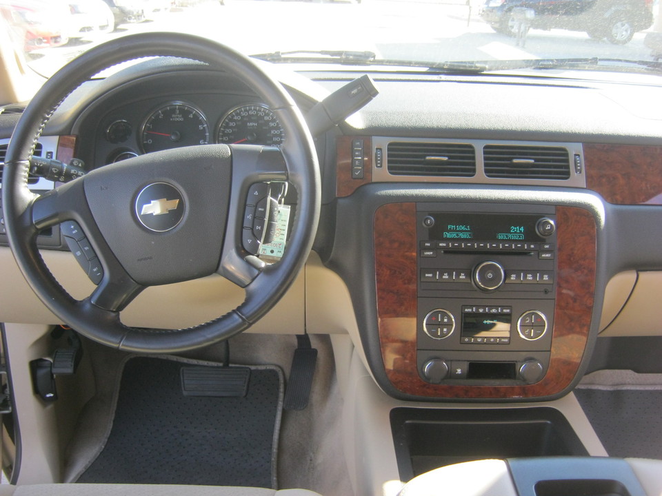 2007 Chevrolet Suburban LS 1500 2WD