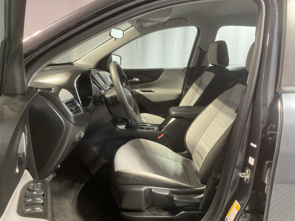 2022 Chevrolet Equinox LS 2WD