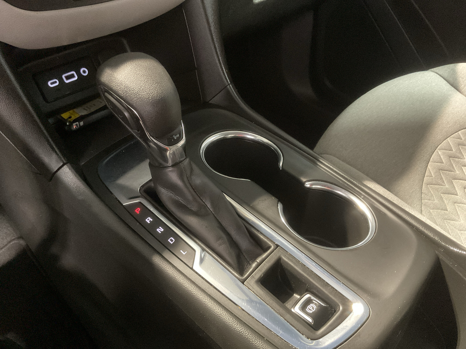 2022 Chevrolet Equinox LS 2WD