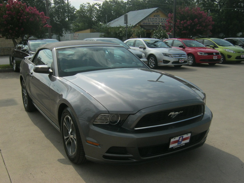 2014 Ford Mustang V6 Convertible
