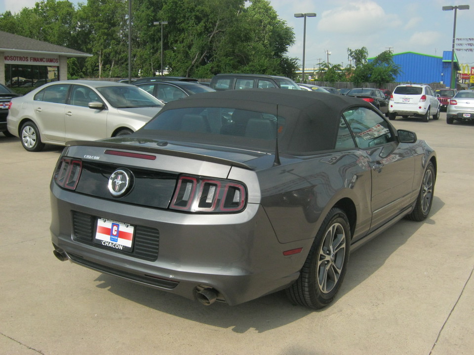 2014 Ford Mustang V6 Convertible