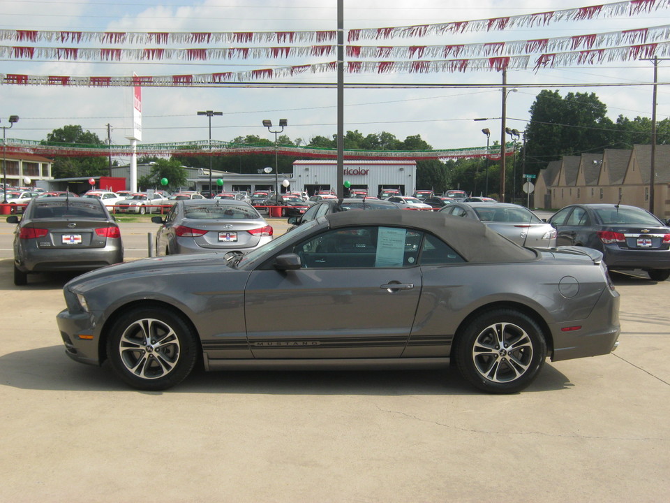 2014 Ford Mustang V6 Convertible