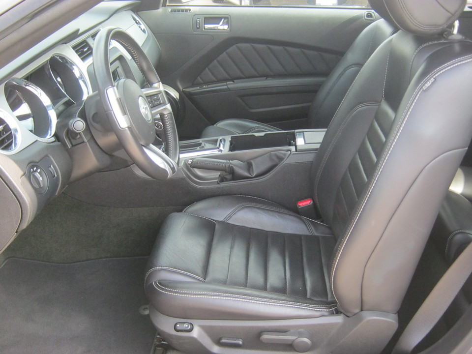 2014 Ford Mustang V6 Convertible