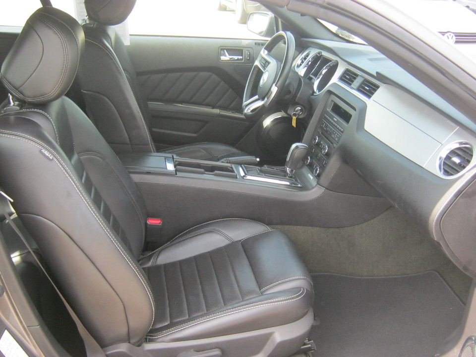 2014 Ford Mustang V6 Convertible