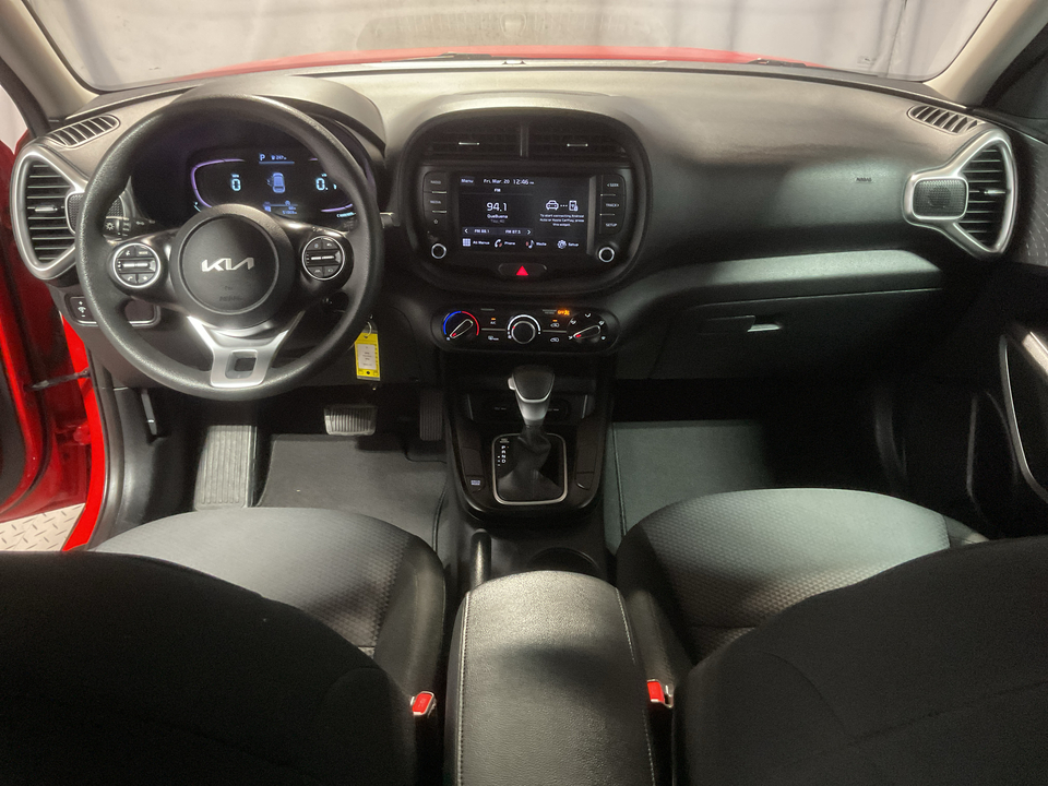 2023 Kia Soul LX CVT