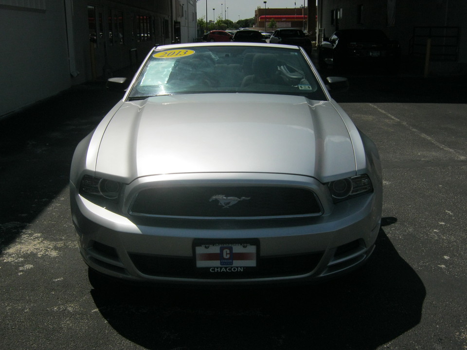 2013 Ford Mustang V6 Convertible