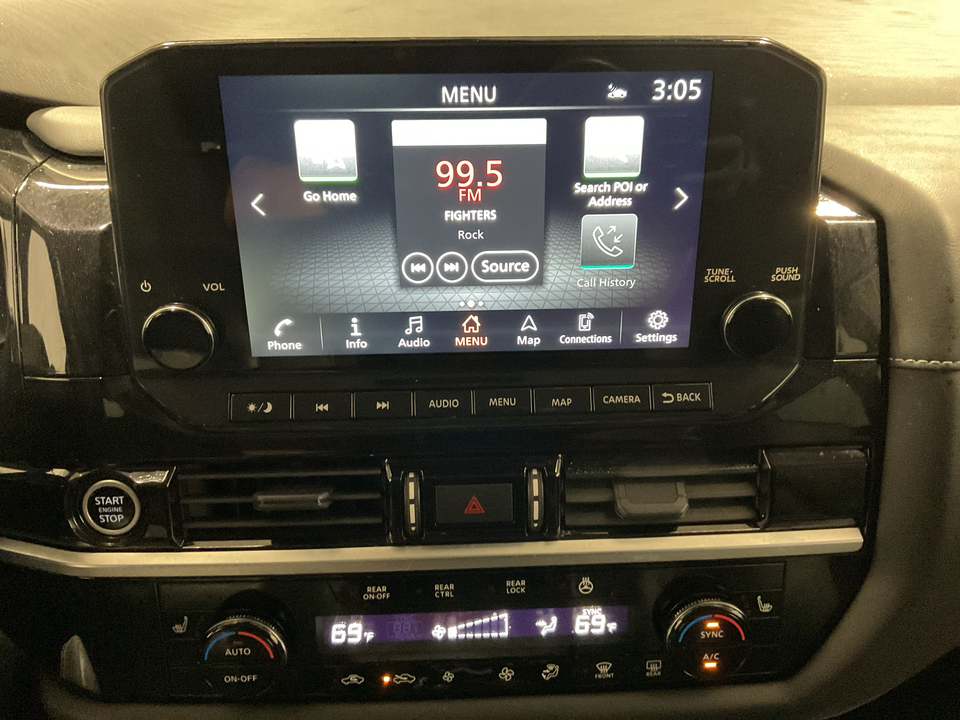 2024 Nissan Pathfinder SL