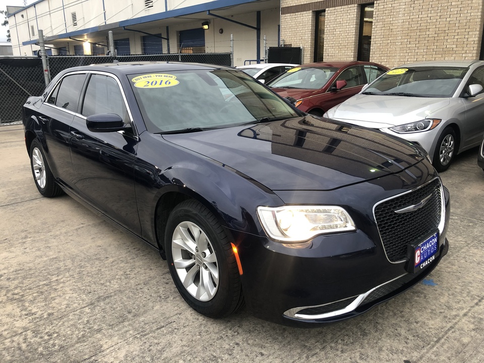 2016 Chrysler 300 Limited RWD